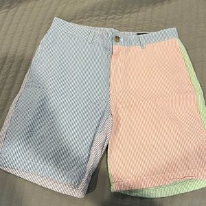 Vineyard Vines sear-suckershorts